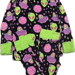 3T Twisted Lily Baeliens Long Sleeve Pajamas